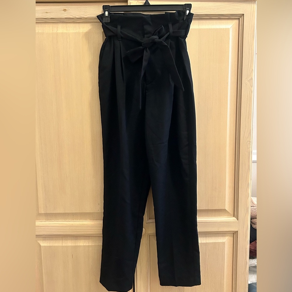 H & M BLACK SLACKS SIZE 4